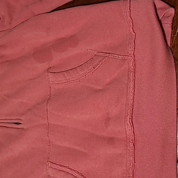 Tommy Hilfiger hoodie. One large pocket in front. Goid condition - Picture 8 of 8